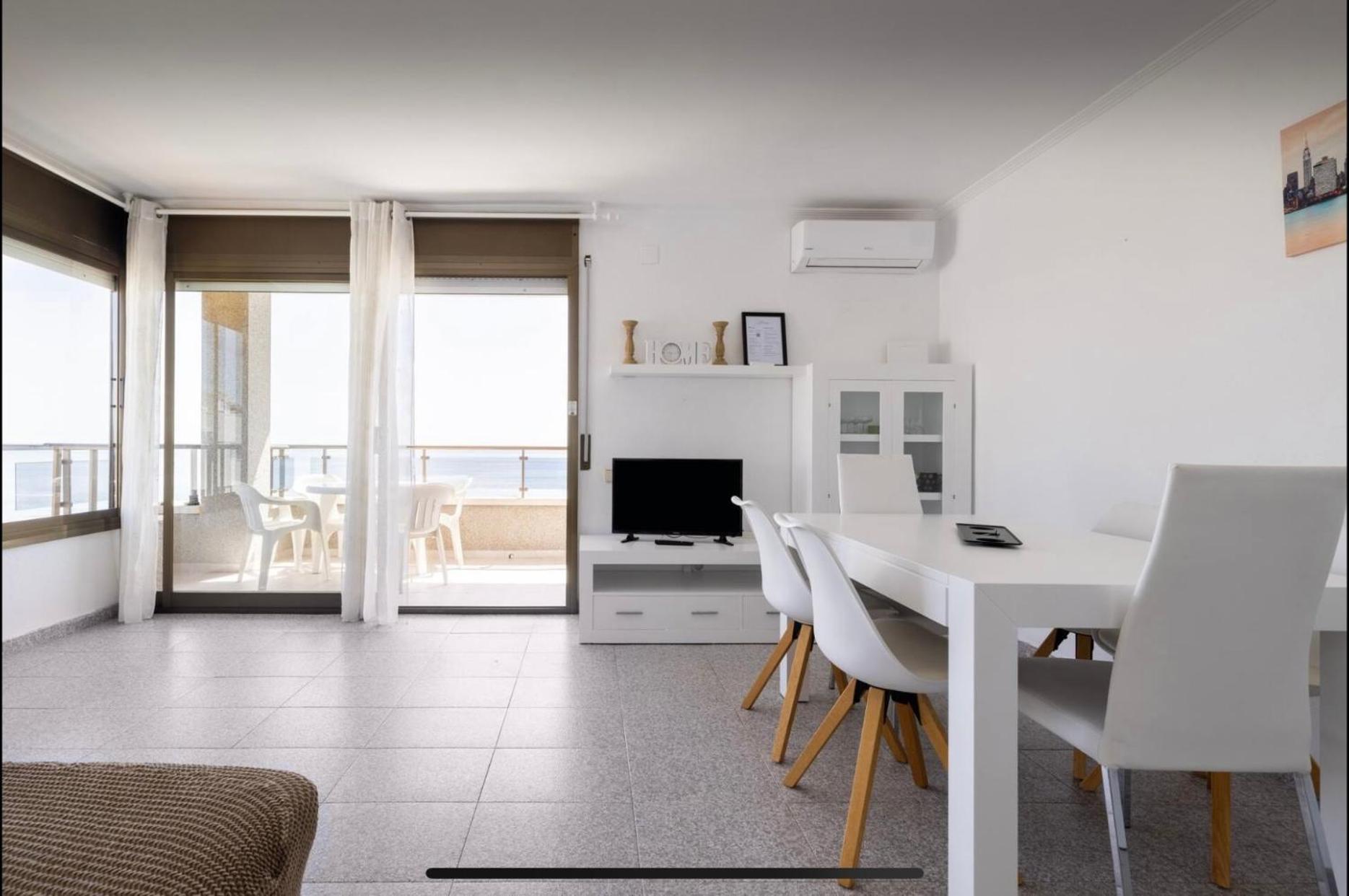 Beach Apartment In Calafell Ngoại thất bức ảnh